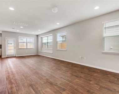 14505 Frankel Loop - Photo Thumbnail 2
