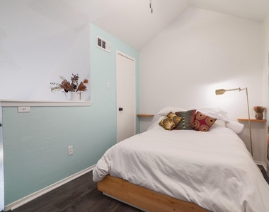 1840 Burton Dr - Photo Thumbnail 14