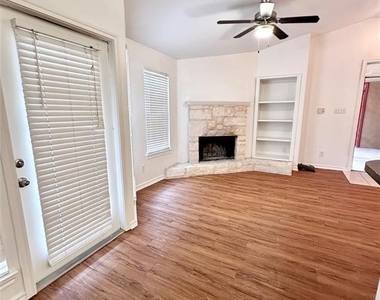 6804 N Capital Of Texas Highway - Photo Thumbnail 4