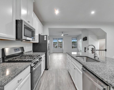 14737 Earl Mitchell Avenue - Photo Thumbnail 1