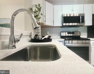 13203 Astoria Hill Court - Photo Thumbnail 8