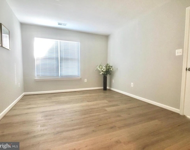 13203 Astoria Hill Court - Photo Thumbnail 16