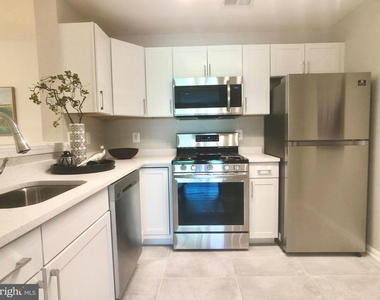 13203 Astoria Hill Court - Photo Thumbnail 11
