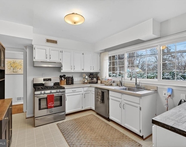 2802 Dawson Avenue - Photo Thumbnail 2
