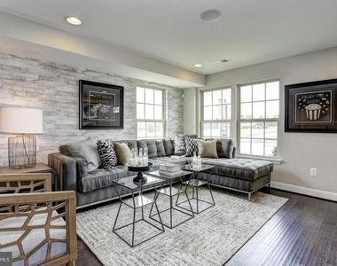 22101 Broadway Avenue - Photo Thumbnail 10