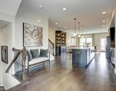 22101 Broadway Avenue - Photo Thumbnail 6