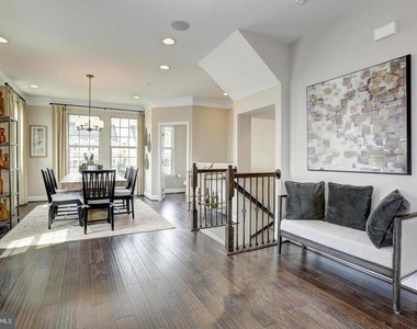 22101 Broadway Avenue - Photo Thumbnail 7