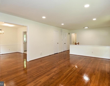 7513 Sebago Road - Photo Thumbnail 9
