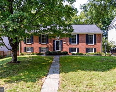 7513 Sebago Road - Photo Thumbnail 3