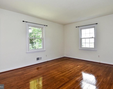 7513 Sebago Road - Photo Thumbnail 17