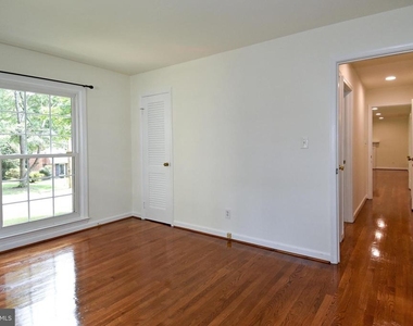 7513 Sebago Road - Photo Thumbnail 20