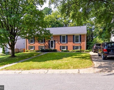 7513 Sebago Road - Photo Thumbnail 2