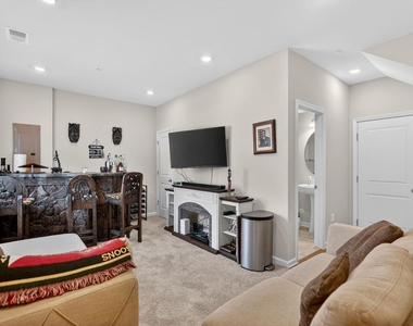 10129 Kings Grove Way - Photo Thumbnail 6