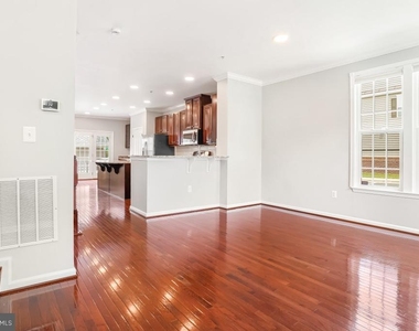 22764 Autumn Breeze Avenue - Photo Thumbnail 6
