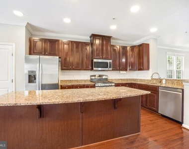 22764 Autumn Breeze Avenue - Photo Thumbnail 11