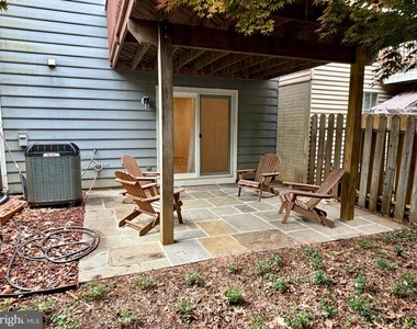 9619 Glendower Court - Photo Thumbnail 24