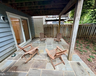 9619 Glendower Court - Photo Thumbnail 22