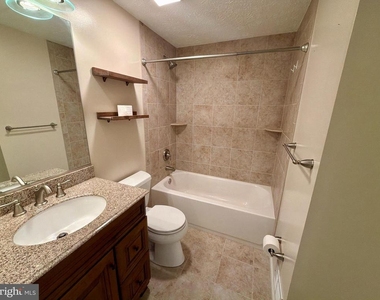 9619 Glendower Court - Photo Thumbnail 11
