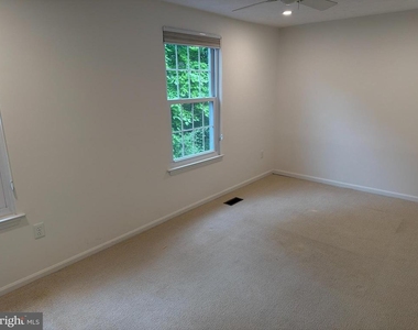 9619 Glendower Court - Photo Thumbnail 9