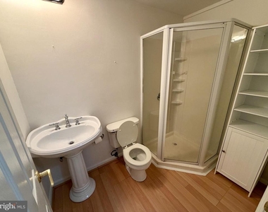 9619 Glendower Court - Photo Thumbnail 16