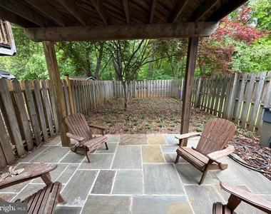 9619 Glendower Court - Photo Thumbnail 21