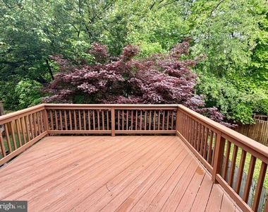 9619 Glendower Court - Photo Thumbnail 7
