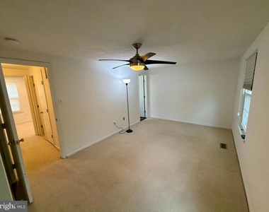 9619 Glendower Court - Photo Thumbnail 14