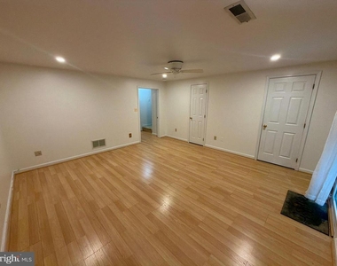 9619 Glendower Court - Photo Thumbnail 20