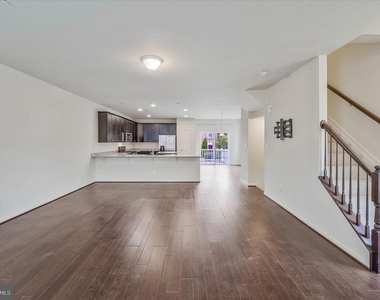 7726 Dagny Way - Photo Thumbnail 11