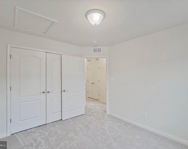 7726 Dagny Way - Photo Thumbnail 14