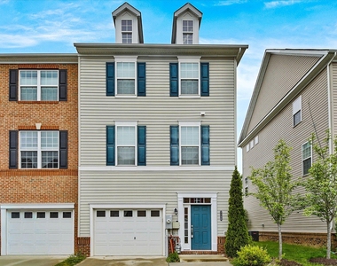 7726 Dagny Way - Photo Thumbnail 34
