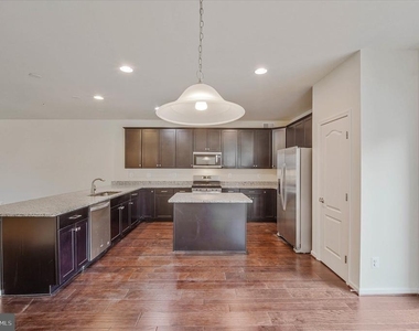 7726 Dagny Way - Photo Thumbnail 21