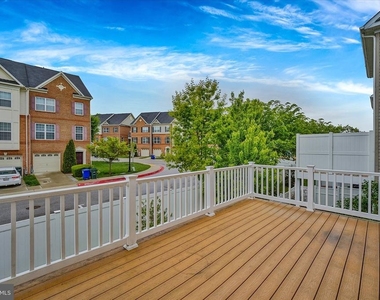 7726 Dagny Way - Photo Thumbnail 31