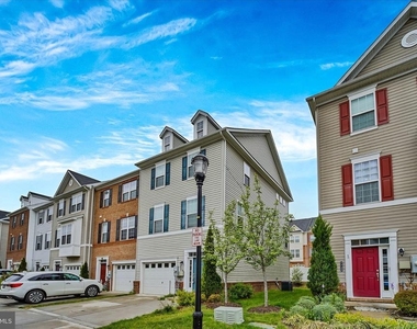 7726 Dagny Way - Photo Thumbnail 32
