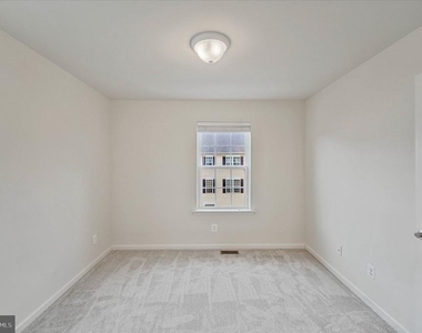 7726 Dagny Way - Photo Thumbnail 23