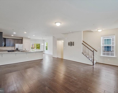 7726 Dagny Way - Photo Thumbnail 12