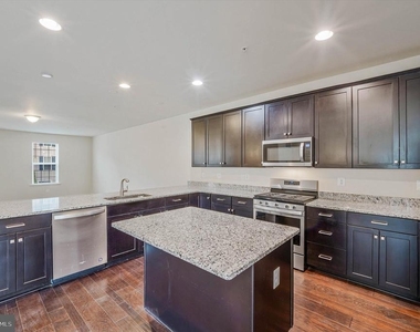7726 Dagny Way - Photo Thumbnail 19