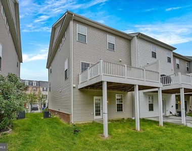 7726 Dagny Way - Photo Thumbnail 35