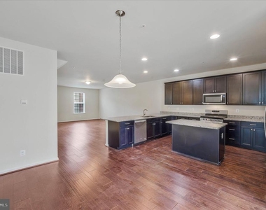 7726 Dagny Way - Photo Thumbnail 20