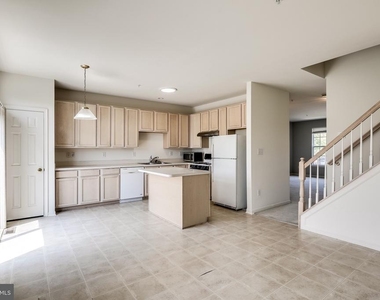 2702 Snowmill Court - Photo Thumbnail 15