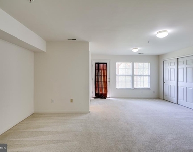 2702 Snowmill Court - Photo Thumbnail 4