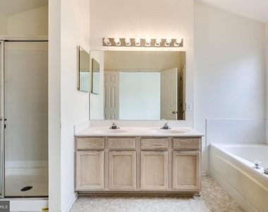 2702 Snowmill Court - Photo Thumbnail 29