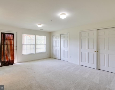 2702 Snowmill Court - Photo Thumbnail 5