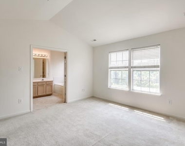 2702 Snowmill Court - Photo Thumbnail 28