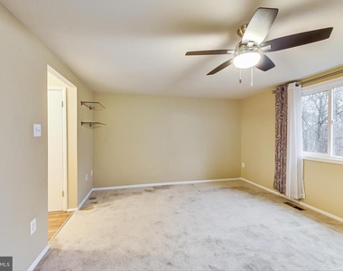 6510 Overheart Lane - Photo Thumbnail 9
