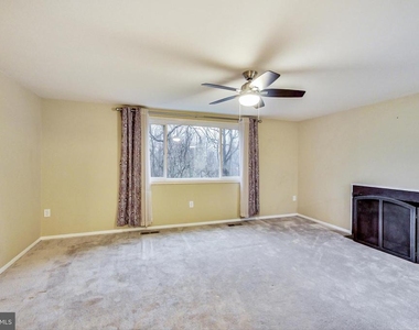 6510 Overheart Lane - Photo Thumbnail 7