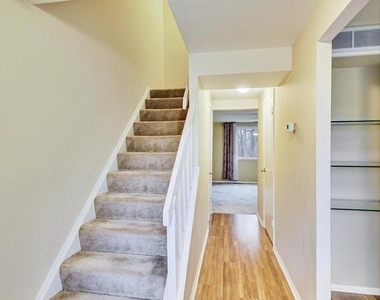 6510 Overheart Lane - Photo Thumbnail 5