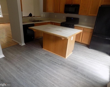 1302 Roman Ridge Way - Photo Thumbnail 23