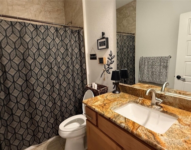 2415 Ridgeview Dr - Photo Thumbnail 8