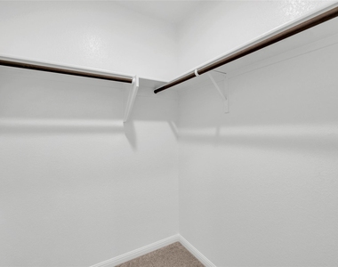 2412 Ekvall Dr - Photo Thumbnail 15
